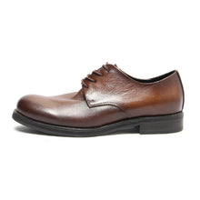 Hand-polished old  British fashion leather shoes derby shoe